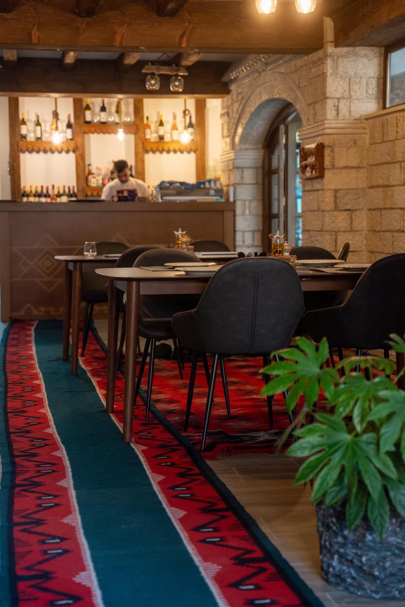 Hotel Kapllani Берат Екстер'єр фото