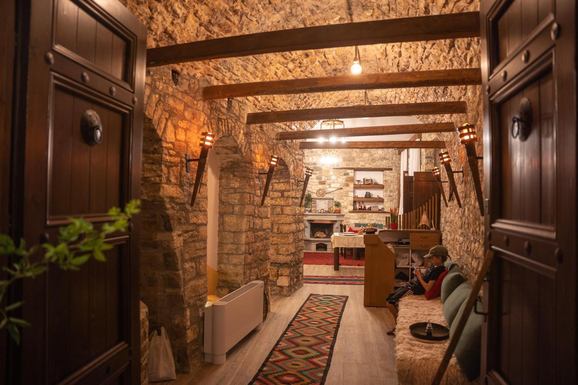Hotel Kapllani Берат Екстер'єр фото
